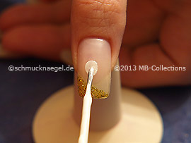 Nail lacquer in the colour white