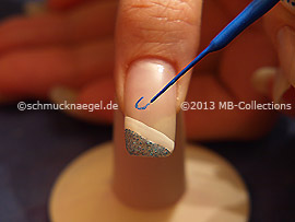 Nail art liner in the colour blue