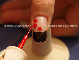 Nail art liner in the colour red