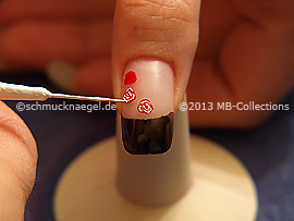 Nail art liner in the colour white