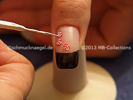 Nail art liner in the colour white