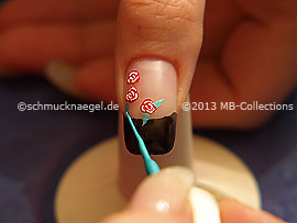 Nail art liner in the colour turquoise