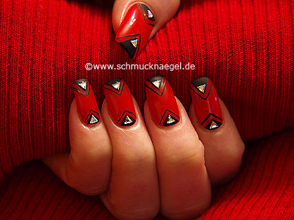 Fingernail motif with triangular rhinestones