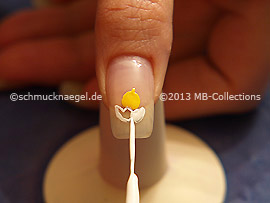 Nail art liner in the colour white