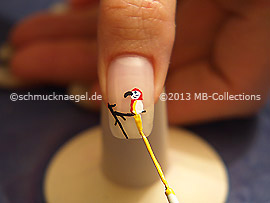 Nail art liners in the colours red and yellow