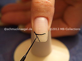 Nail art liner in the colour black