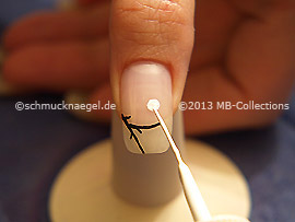 Nail art liner in the colour white