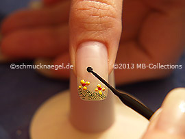 Nail art liner in the colour black