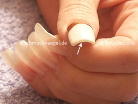 nail polish in the colour pearl