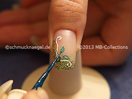 Nail art liner in the colour dark green