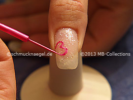 Nail art liner in the colour fuchsia