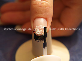 Clear nail lacquer