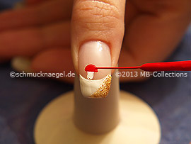 Nail art liner in the colour white and red