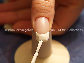 Nail lacquer in the colour white