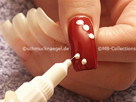 nail art pen in the colour white