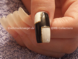 nail art liner in the colour gold-glitter