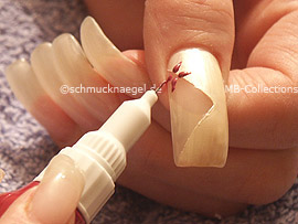 nail art pen in the colour lavender