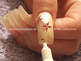 nail art pen in the colour lavender