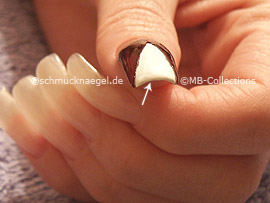 nail lacquer in the colour white