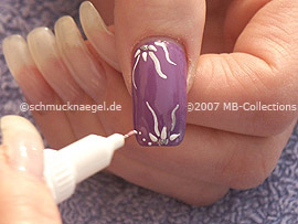 Nail art pen in the colour white