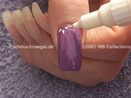 Nail art pen in the colour white