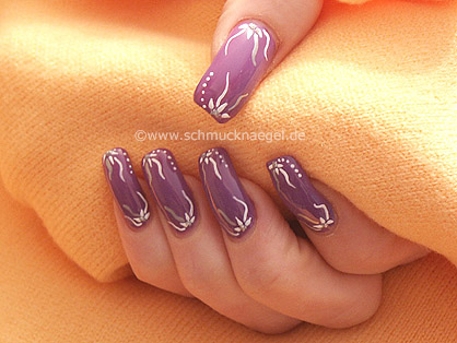 Nail decoration in purple look