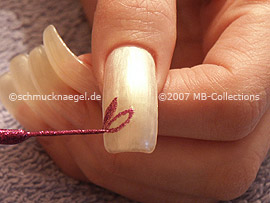 nail art liner in the colour fuchsia-glitter