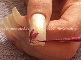 nail art liner in the colour fuchsia-glitter