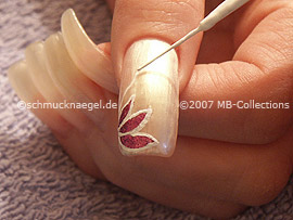 nail art liner in the colour white