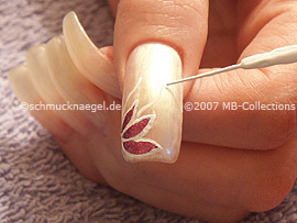 nail art liner in the colour white