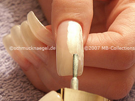 nail lacquer in the colour light pink