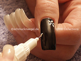 nail art pen in the colour white