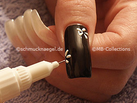 nail art pen in the colour white