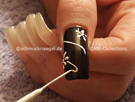 nail art liner in the colour white