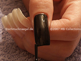 nail lacquer in the colour black