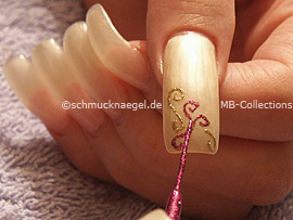 nail art liner in the colour fuchsia-glitter
