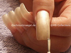 nail lacquer in the colour bright beige