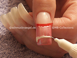 nail art pens in the colours white and lavender