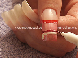 nail art pens in the colours white and lavender