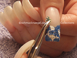 3D nail sticker and the tweezers
