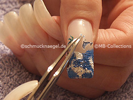 3D nail sticker and the tweezers