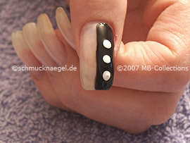 Nail art pen in the colour white