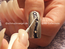 nail art liner in the colour silver-glitter