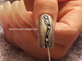 nail art liner in the colour silver-glitter