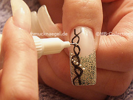nail art pen in the colour white