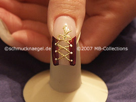 nail art liner in the colour gold-glitter