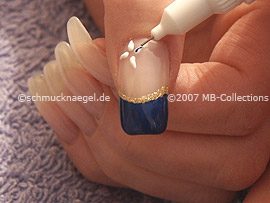 Nail art pen in the colour dark-blue