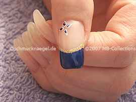 Nail art pen in the colour dark-blue