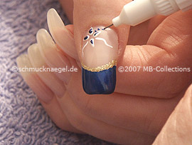 Nail art pen in the colour dark-blue