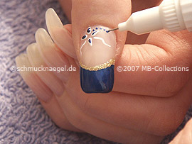 Nail art pen in the colour dark-blue